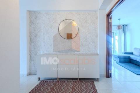 Apartamento T3 com Elevador e Vista Desafogada