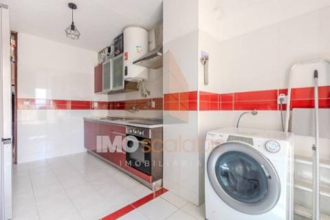 Apartamento T3 com Elevador e Vista Desafogada