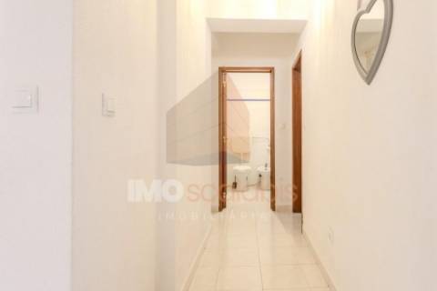 Apartamento T3 com Elevador e Vista Desafogada