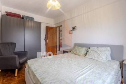 Apartamento T3 com Elevador e Vista Desafogada