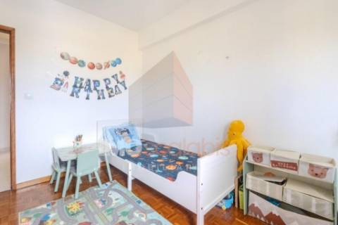 Apartamento T3 com Elevador e Vista Desafogada
