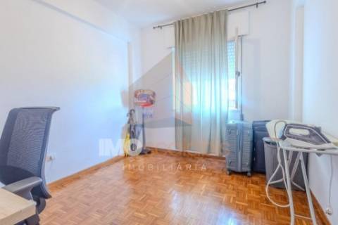 Apartamento T3 com Elevador e Vista Desafogada
