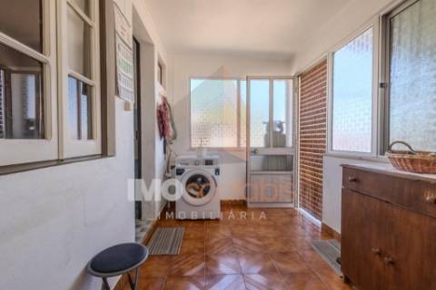 Moradia Térrea com anexos e logradouro em Alpiarça