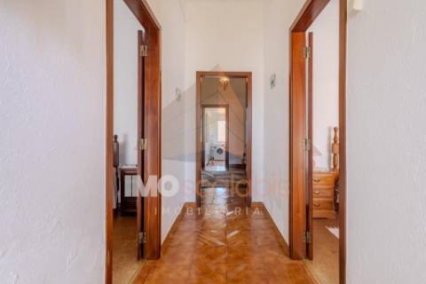Moradia Térrea com anexos e logradouro em Alpiarça