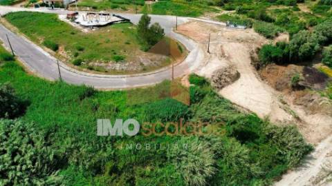 TERRENO URBANO COM VISTA CAMPO – PORTELA DAS PADEIRAS, SANTARÉM