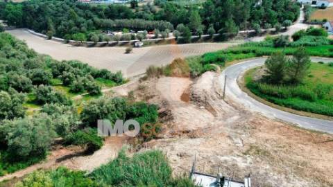 TERRENO URBANO COM VISTA CAMPO – PORTELA DAS PADEIRAS, SANTARÉM