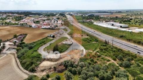 TERRENO URBANO COM VISTA CAMPO – PORTELA DAS PADEIRAS, SANTARÉM