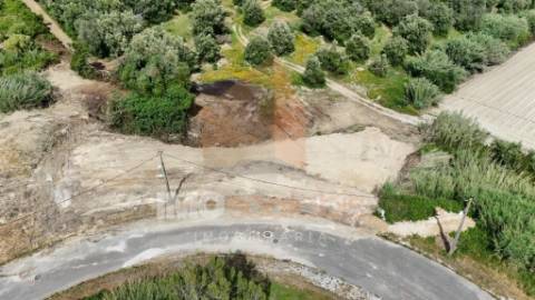 TERRENO URBANO COM VISTA CAMPO – PORTELA DAS PADEIRAS, SANTARÉM