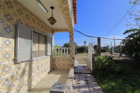Moradia T3 com Terreno e Vista Mar em Bias do Sul