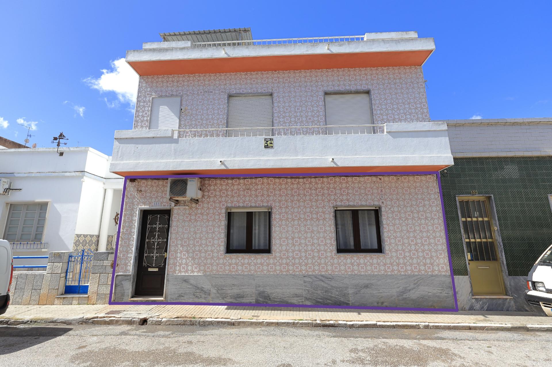 Apartamento T2+1 com Quintal em Fuzeta