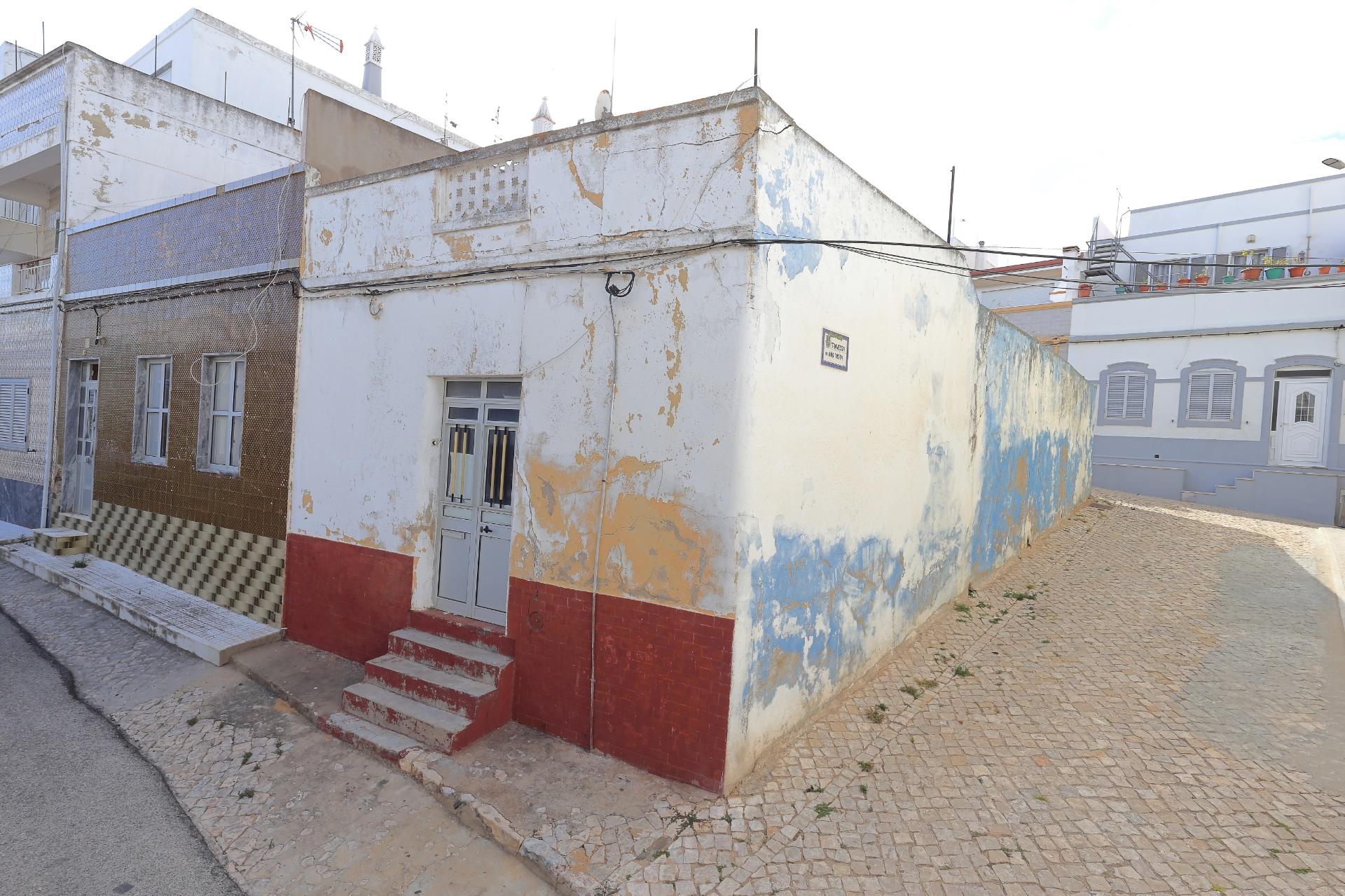 Moradia Típica T2 para Reconstruir em Fuzeta
