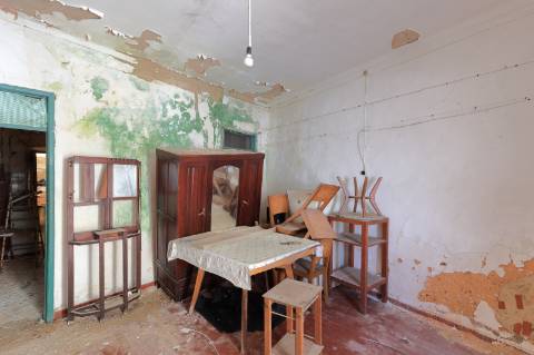 Moradia Típica T2 para Reconstruir em Fuzeta