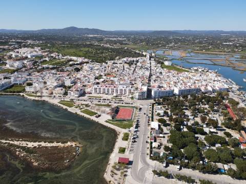 Moradia T2 com quintal para Recuperar em Fuzeta