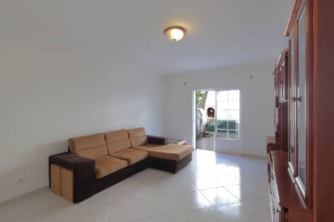 Moradia T2 com Quintal em Mato Santo Espírito - Tavira