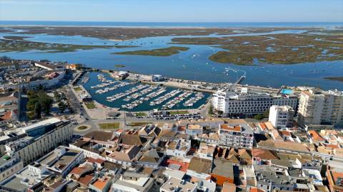 Apartamento T2 + 1 com Quintal em Faro
