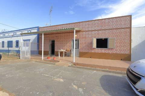 Moradia T2 + 2 para renovar em Arroio - Luz de Tavira