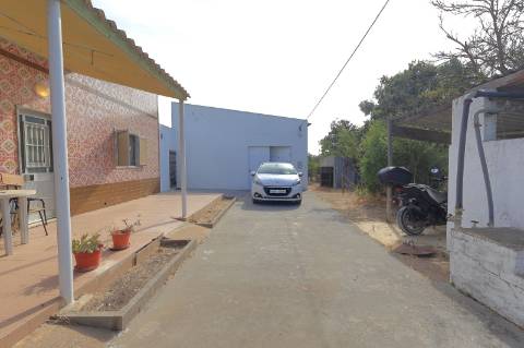 Moradia T2 + 2 para renovar em Arroio - Luz de Tavira