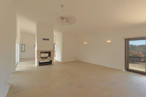 Moradia T3 com Piscina e Terreno em Porto Carvalhoso - Tavira