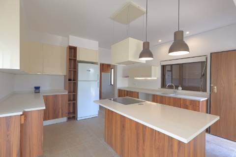 Moradia T3 com Piscina e Terreno em Porto Carvalhoso - Tavira