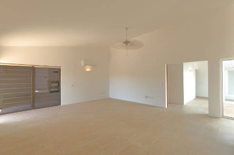 Moradia T3 com Piscina e Terreno em Porto Carvalhoso - Tavira