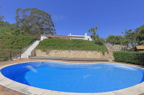 Moradia T3 com Piscina e Terreno em Porto Carvalhoso - Tavira