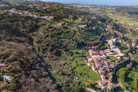 Quinta à venda na rua Candido dos Reis s/n - Vila de Colares - Mucifal