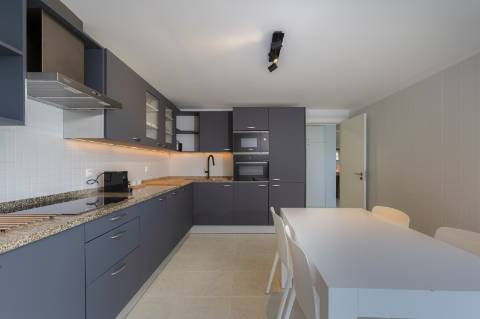 Apartamento T2 na Praia da Rocha - Investimento