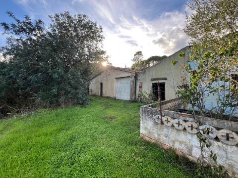 EXCLUSIVO - Moradia para Restaurar com Vista Desafogada sobre a Ribeira de Odelouca - Monchique