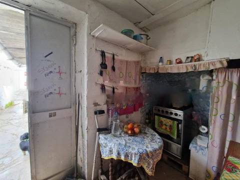 2 moradias tradicionais para recuperar no Centro de Alvor