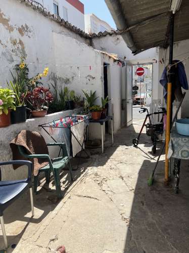 2 moradias tradicionais para recuperar no Centro de Alvor