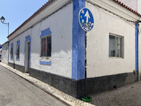 2 moradias tradicionais para recuperar no Centro de Alvor