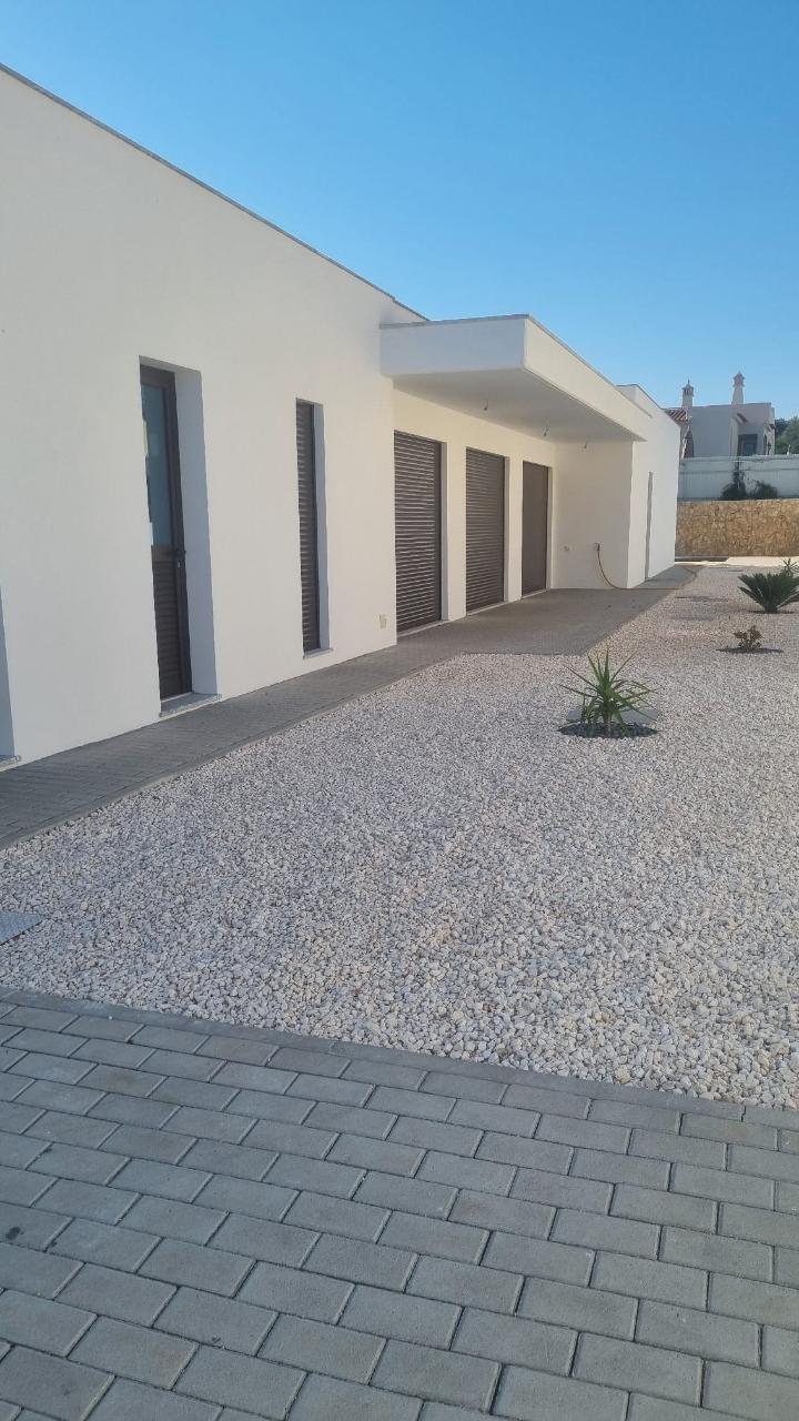 Elegância Contemporânea co
<!DOCTYPE html>
<html lang=