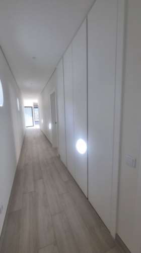 Elegância Contemporânea com Piscina Privativa | Exclusiva Moradia T3 Térrea em Monte Canelas, Portimão,Algarve