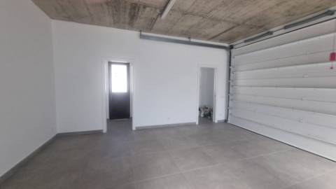 Elegância Contemporânea com Piscina Privativa | Exclusiva Moradia T3 Térrea em Monte Canelas, Portimão,Algarve