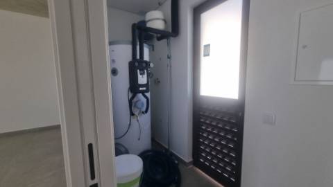 Elegância Contemporânea com Piscina Privativa | Exclusiva Moradia T3 Térrea em Monte Canelas, Portimão,Algarve