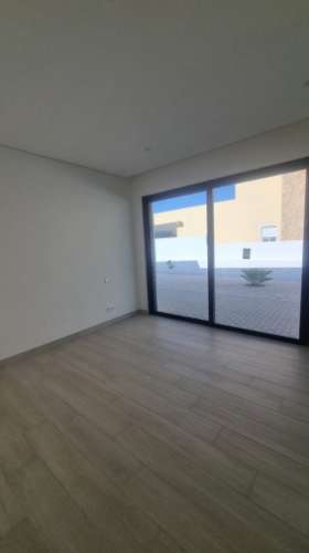 Elegância Contemporânea com Piscina Privativa | Exclusiva Moradia T3 Térrea em Monte Canelas, Portimão,Algarve