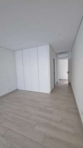 Elegância Contemporânea com Piscina Privativa | Exclusiva Moradia T3 Térrea em Monte Canelas, Portimão,Algarve