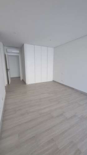 Elegância Contemporânea com Piscina Privativa | Exclusiva Moradia T3 Térrea em Monte Canelas, Portimão,Algarve