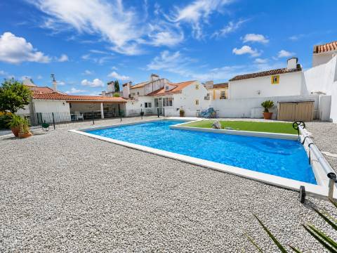 Oportunidade | Antes 395.000€, agora 350.000€ Charme Alentejano Casa com Piscina e Vistas Panorâmicas no Coração do Crato