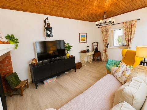 Oportunidade | Antes 395.000€, agora 350.000€ Charme Alentejano Casa com Piscina e Vistas Panorâmicas no Coração do Crato
