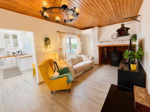 Oportunidade | Antes 395.000€, agora 350.000€ Charme Alentejano Casa com Piscina e Vistas Panorâmicas no Coração do Crato