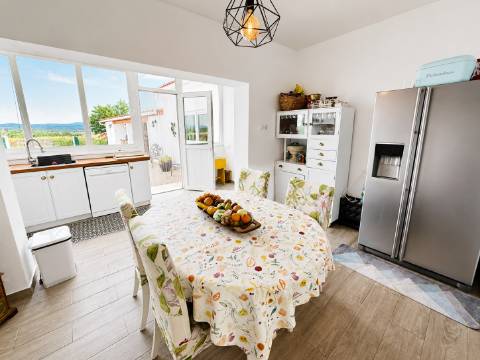 Oportunidade | Antes 395.000€, agora 350.000€ Charme Alentejano Casa com Piscina e Vistas Panorâmicas no Coração do Crato