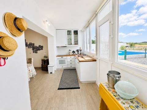 Oportunidade | Antes 395.000€, agora 350.000€ Charme Alentejano Casa com Piscina e Vistas Panorâmicas no Coração do Crato