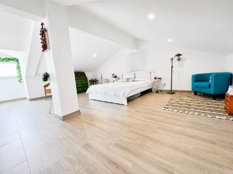 Oportunidade | Antes 395.000€, agora 350.000€ Charme Alentejano Casa com Piscina e Vistas Panorâmicas no Coração do Crato