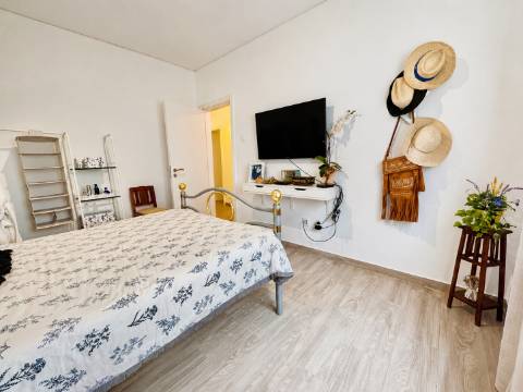 Oportunidade | Antes 395.000€, agora 350.000€ Charme Alentejano Casa com Piscina e Vistas Panorâmicas no Coração do Crato