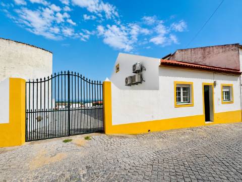 Oportunidade | Antes 395.000€, agora 350.000€ Charme Alentejano Casa com Piscina e Vistas Panorâmicas no Coração do Crato