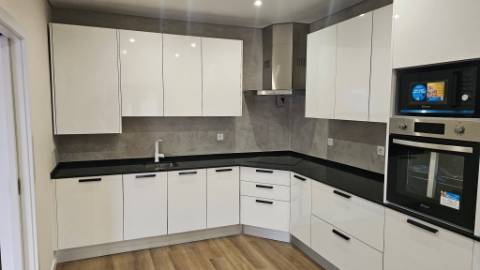 Apartamento T2 de Construção Nova com Garagem e Quintal em Sousel