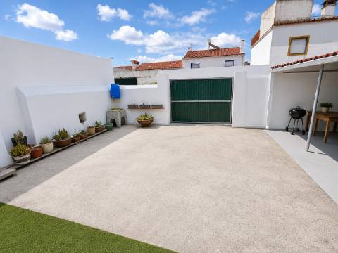 Moradia Térrea com Quintal no Crato - Oportunidade no Alto Alentejo