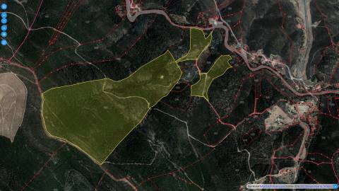 Propriedade com Habitação para Reabilitação e 37 Hectares de Natureza 
Property with House for Renovation and 37 Hectares of Nature