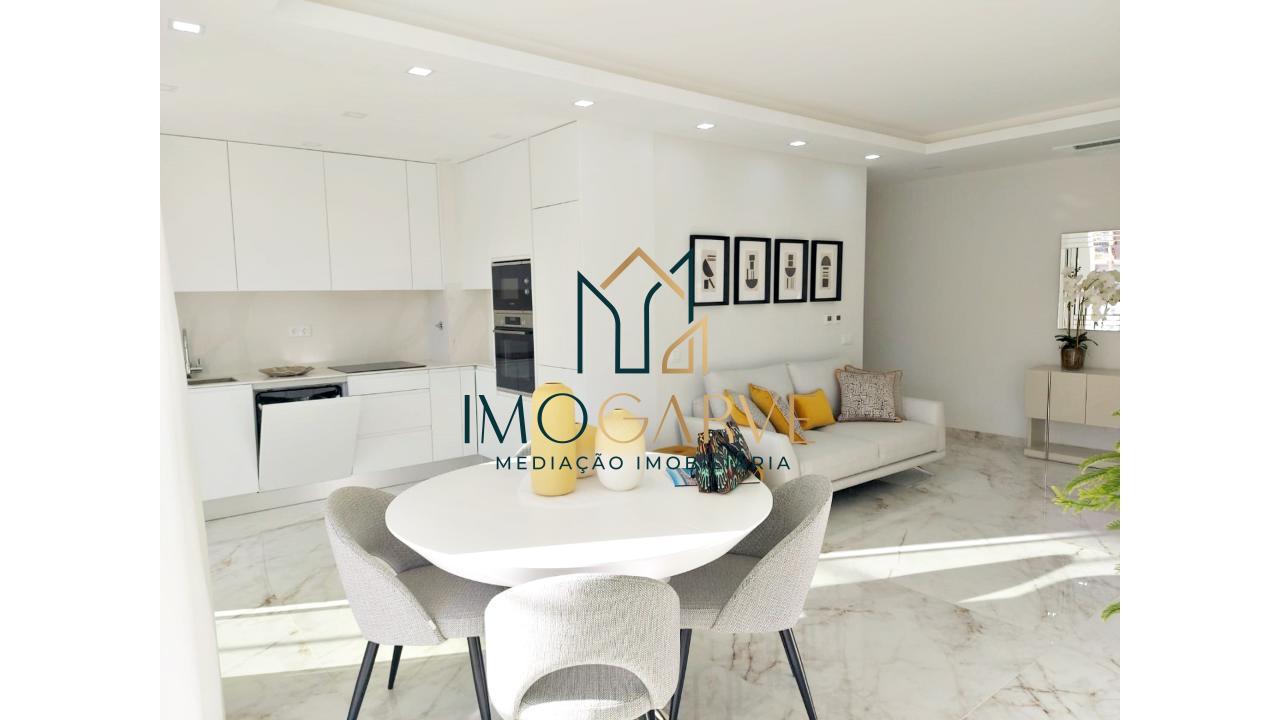 APARTAMENTO T3 COM PISCINA COM VISTA MAR...